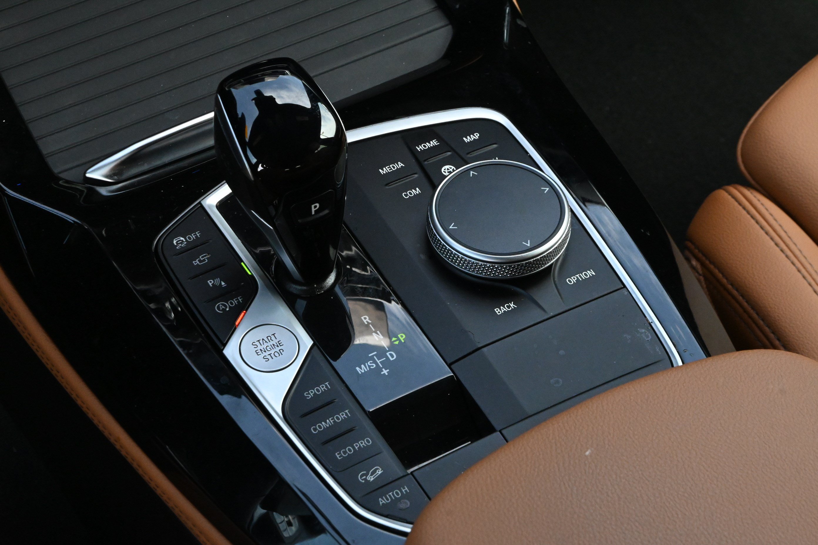 Certified 2025 BMW X4 xDrive30i AWD/4WD image 33