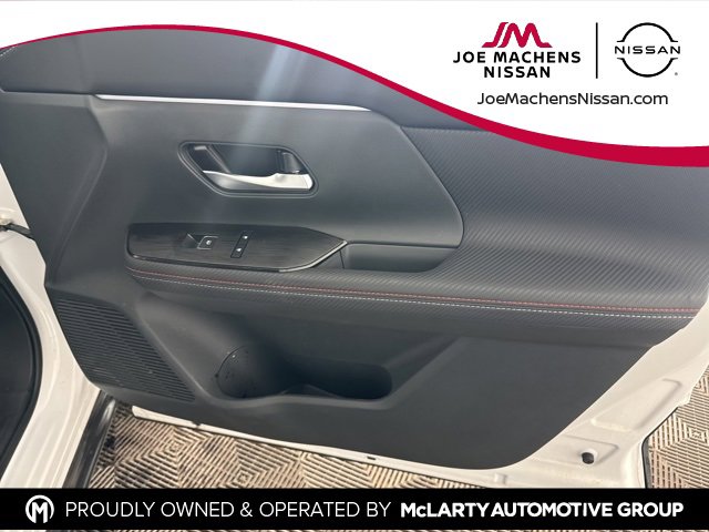 Certified 2025 Nissan Kicks SR image 24