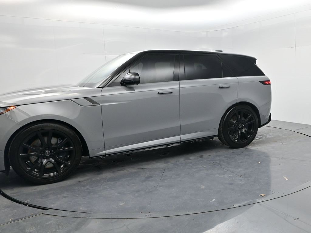 Used 2025 Land Rover Range Rover Sport SV Edition Two image 4