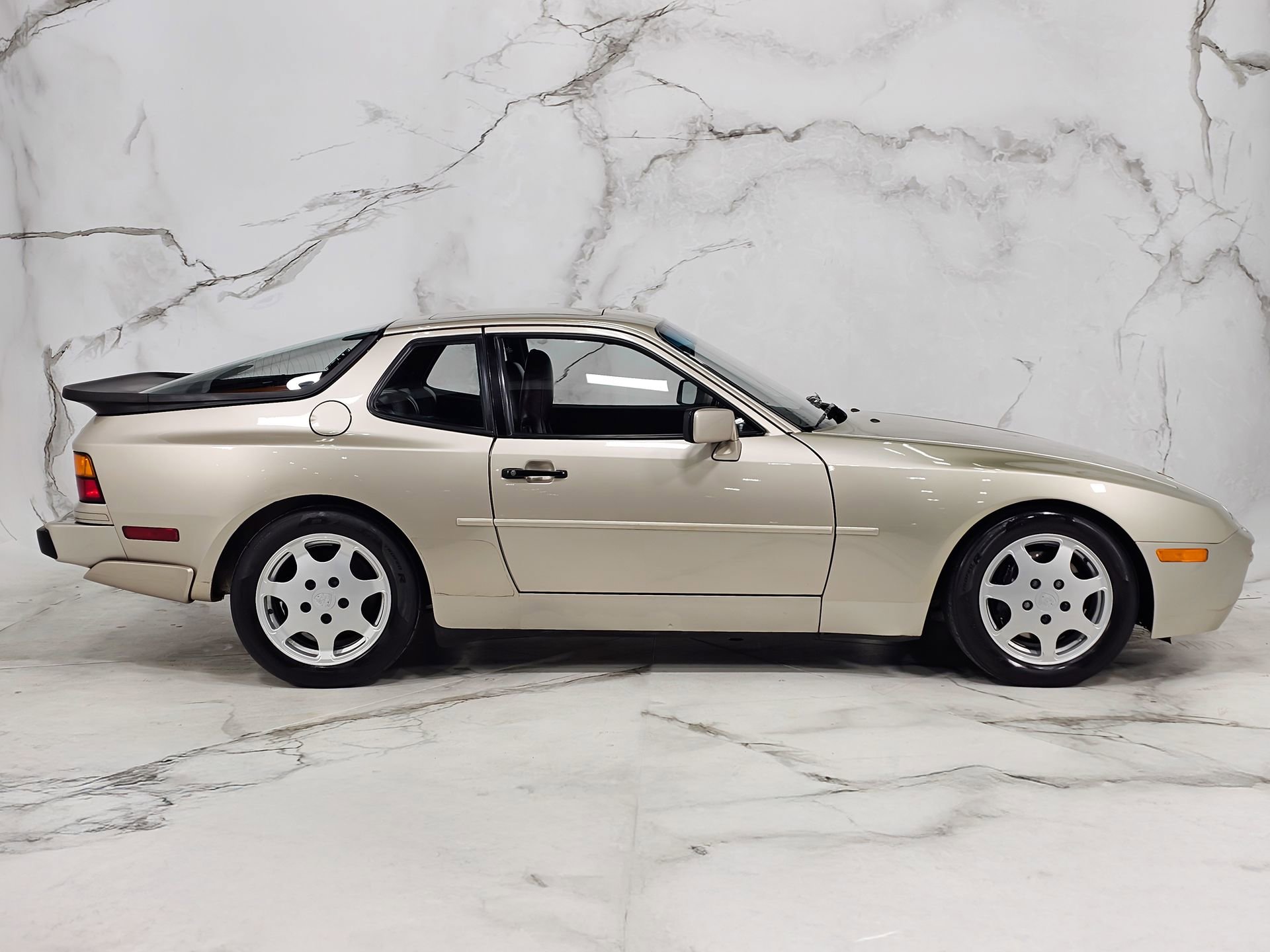 Used 1989 Porsche 944 Turbo image 14