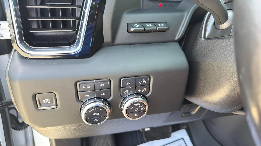 Certified 2024 GMC Sierra 3500 Denali Ultimate AWD/4WD image 20