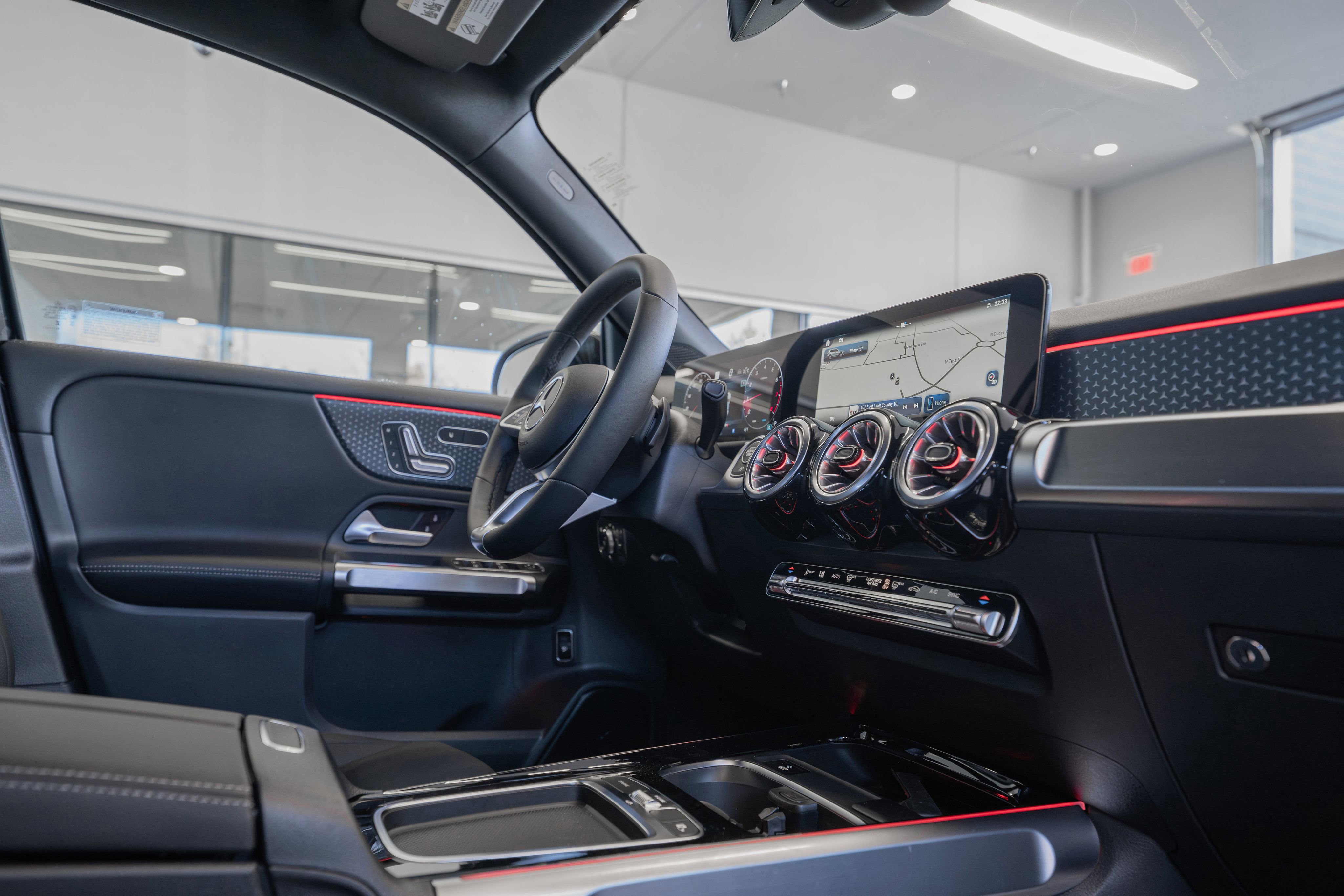 Certified 2025 Mercedes-Benz GLB 250 image 18