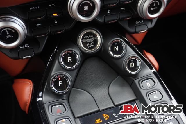 Used 2021 Aston Martin V8 Vantage Coupe image 31