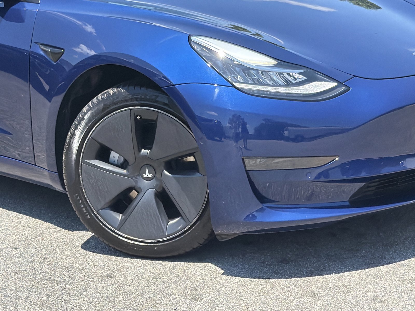 Used 2021 Tesla Model 3 Standard Range Plus RWD image 3