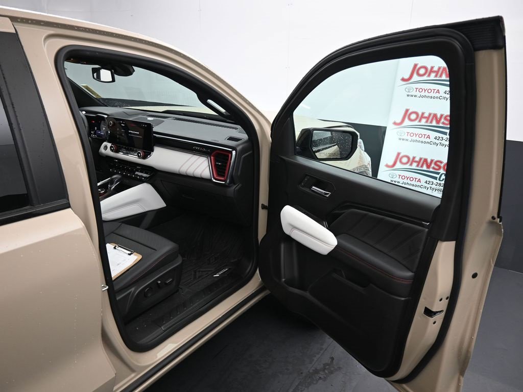 Used 2024 GMC Canyon AT4X image 22
