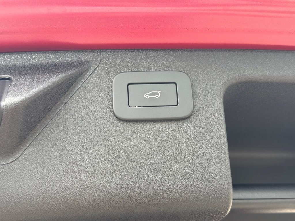 Certified 2025 Land Rover Discovery Sport Dynamic SE AWD/4WD image 6