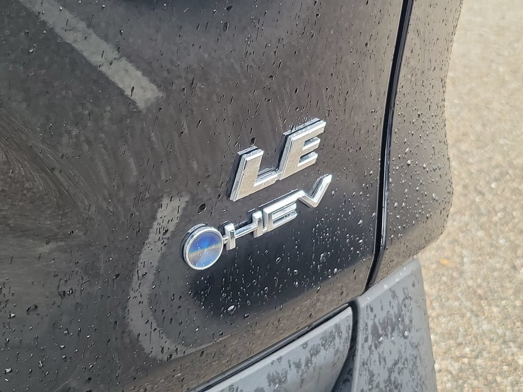 Used 2025 Toyota RAV4 LE AWD/4WD image 9