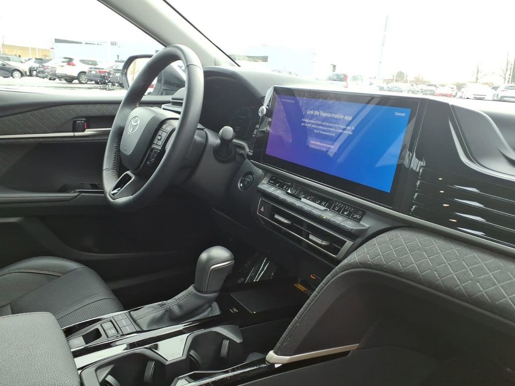 Used 2025 Toyota Camry XLE w/ Premium Package image 32