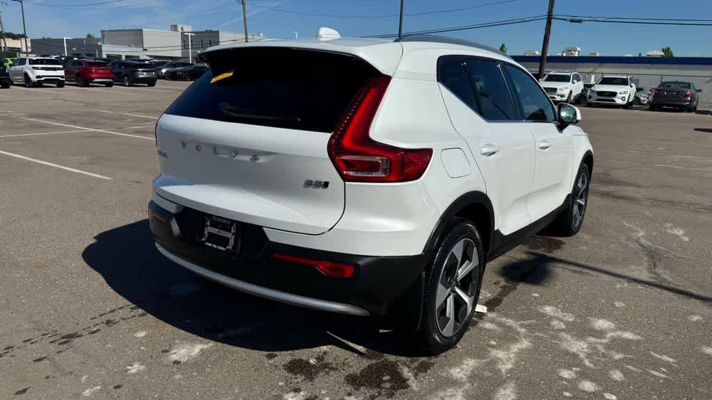 Certified 2023 Volvo XC40 B5 Plus w/ Driver Assist Package AWD/4WD image 5