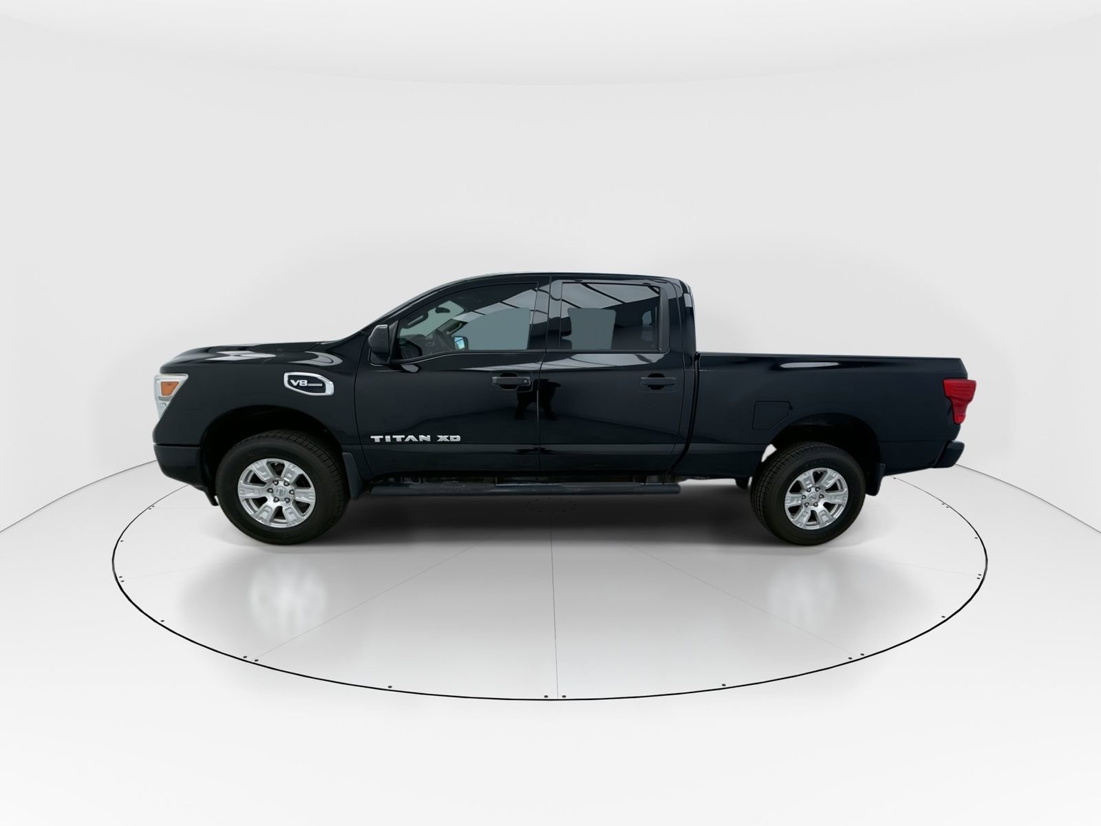 Used 2017 Nissan Titan S image 5