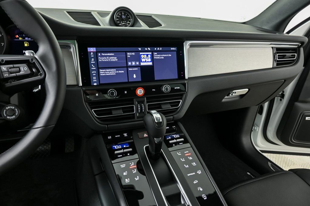 New 2026 Porsche Macan image 13