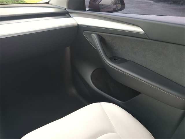 Used 2024 Tesla Model Y Performance image 20
