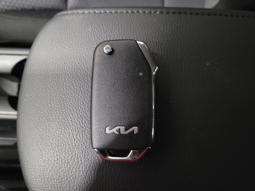 Used 2023 Kia Soul LX image 32