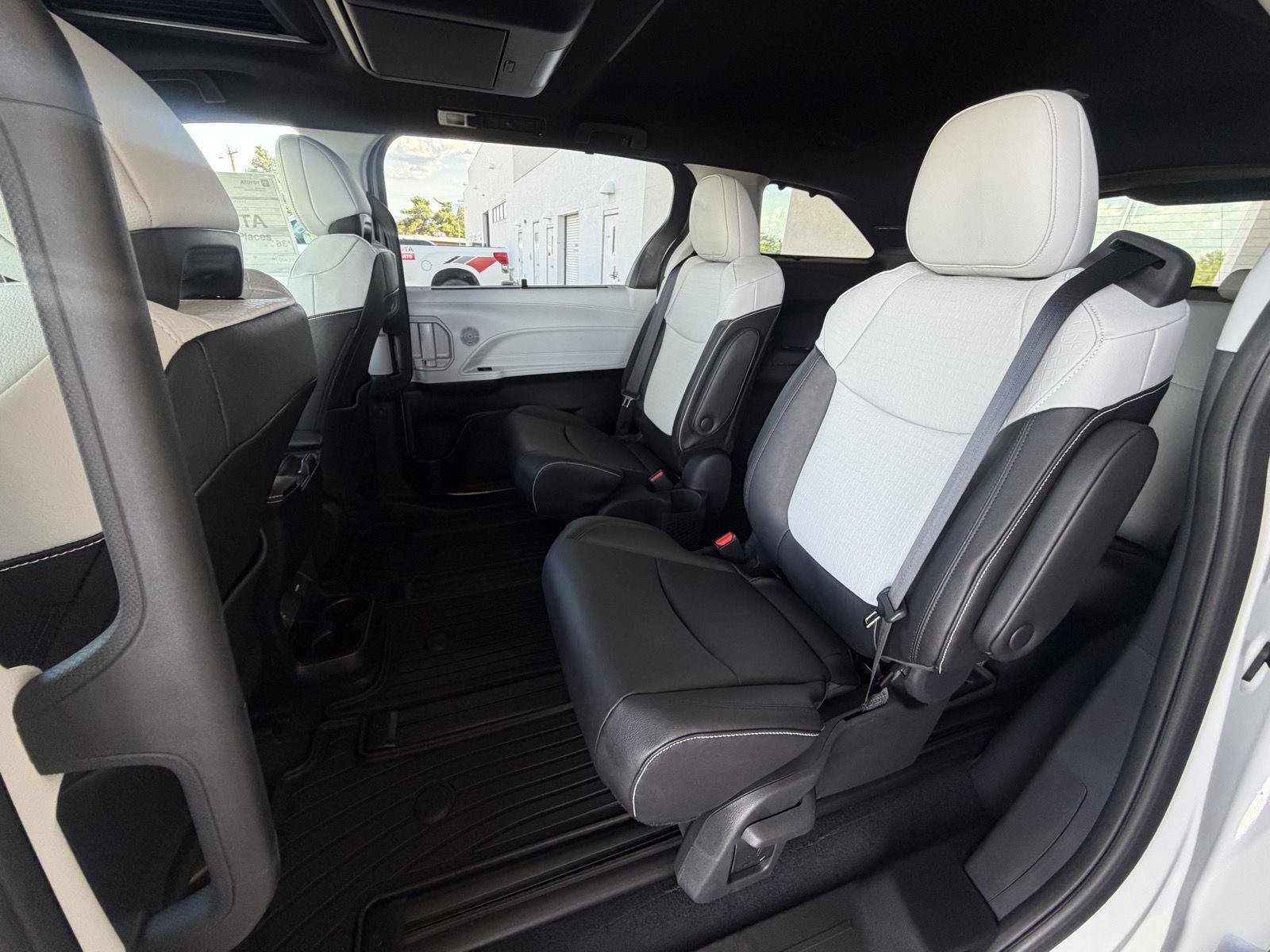 New 2026 Toyota Sienna XSE FWD image 13