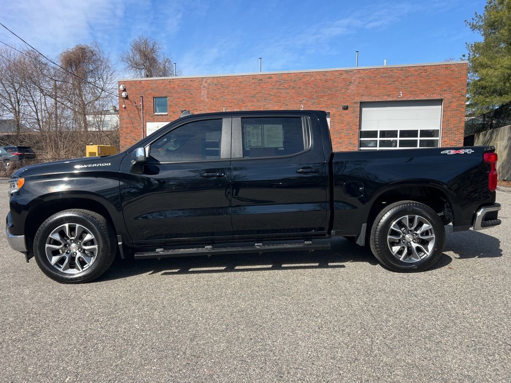 Used 2024 Chevrolet Silverado 1500 LT image 2