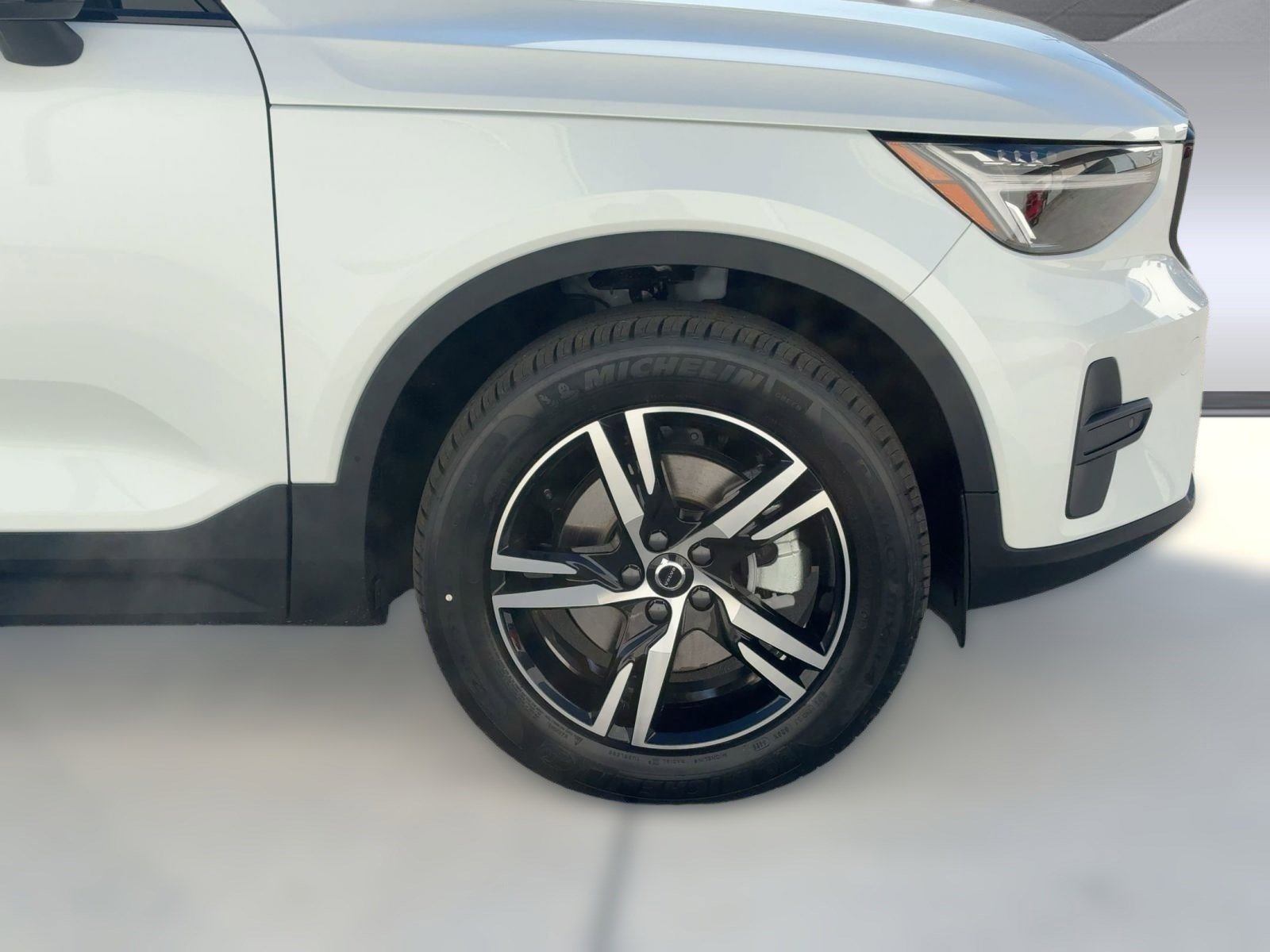 New 2026 Volvo XC40 B5 Core w/ Climate Package image 11