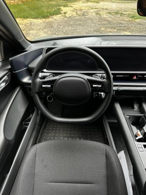 Certified 2025 Hyundai Ioniq 6 SE RWD image 26