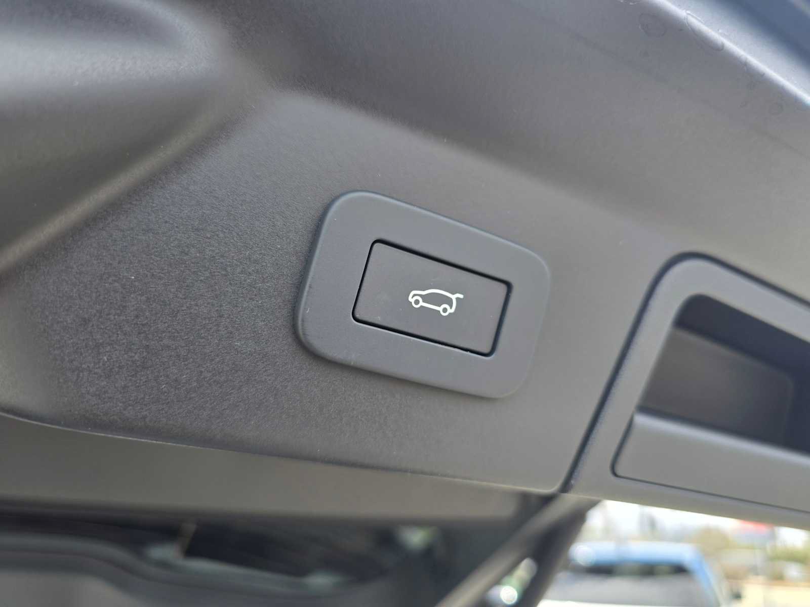 Used 2025 Land Rover Range Rover Velar Dynamic SE AWD/4WD image 18