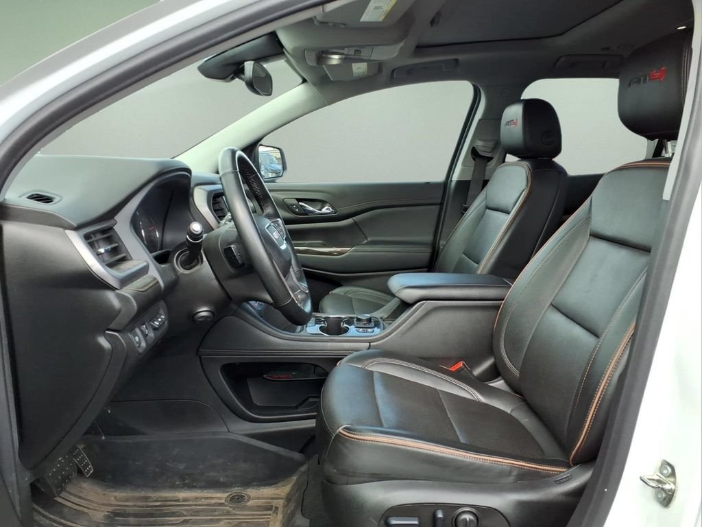 Used 2023 GMC Acadia AT4 w/ Technology Package AWD/4WD image 4