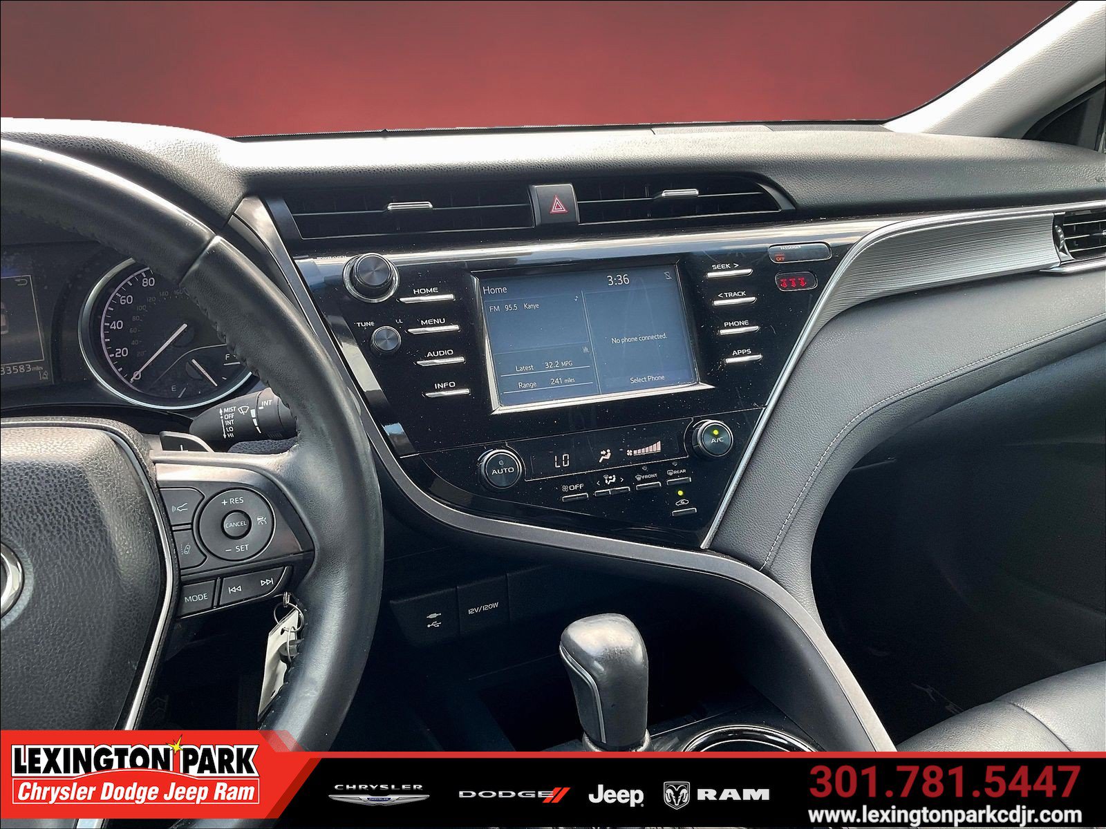 Used 2018 Toyota Camry SE FWD image 9
