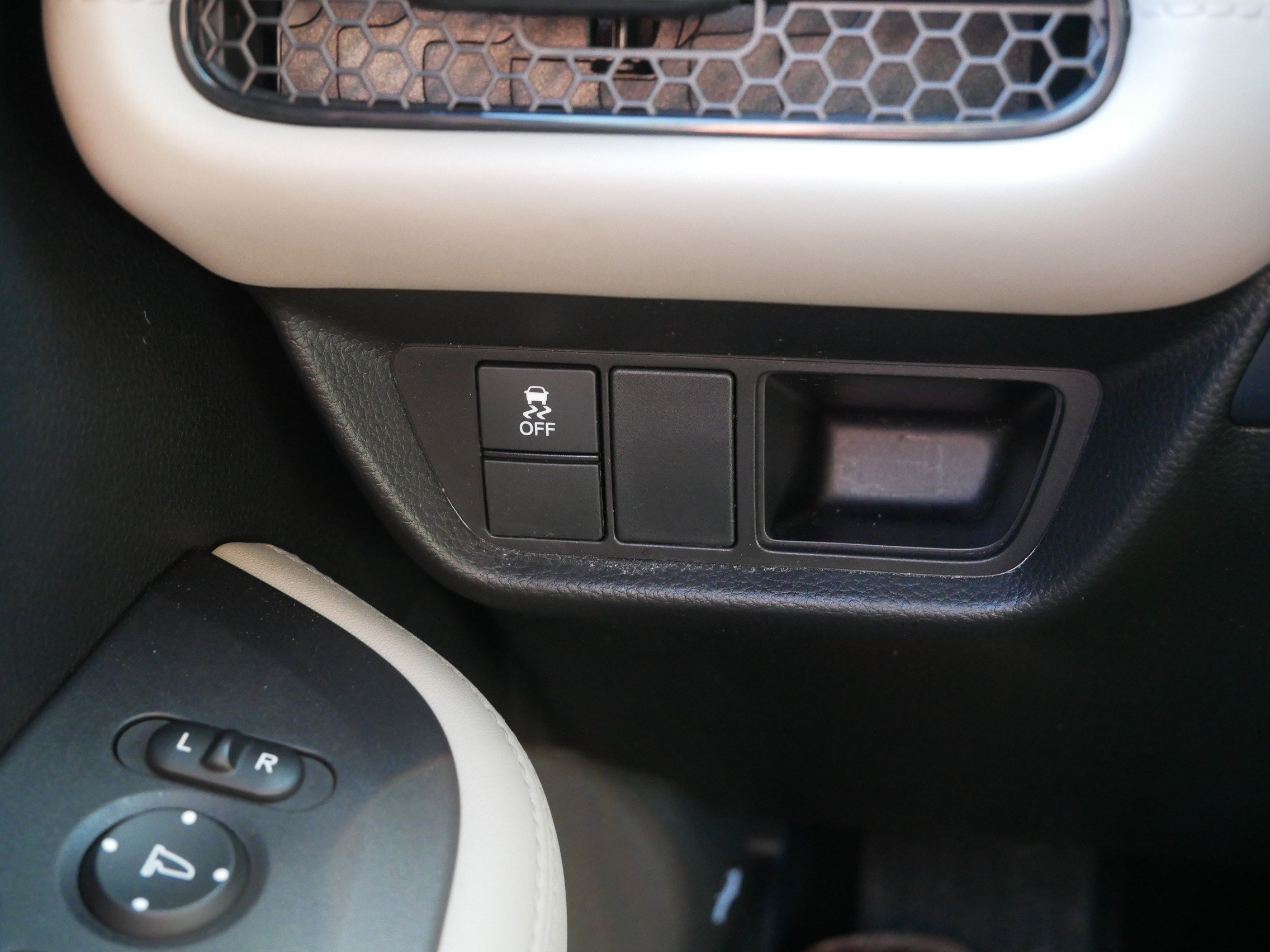 Certified 2024 Honda HR-V LX image 26