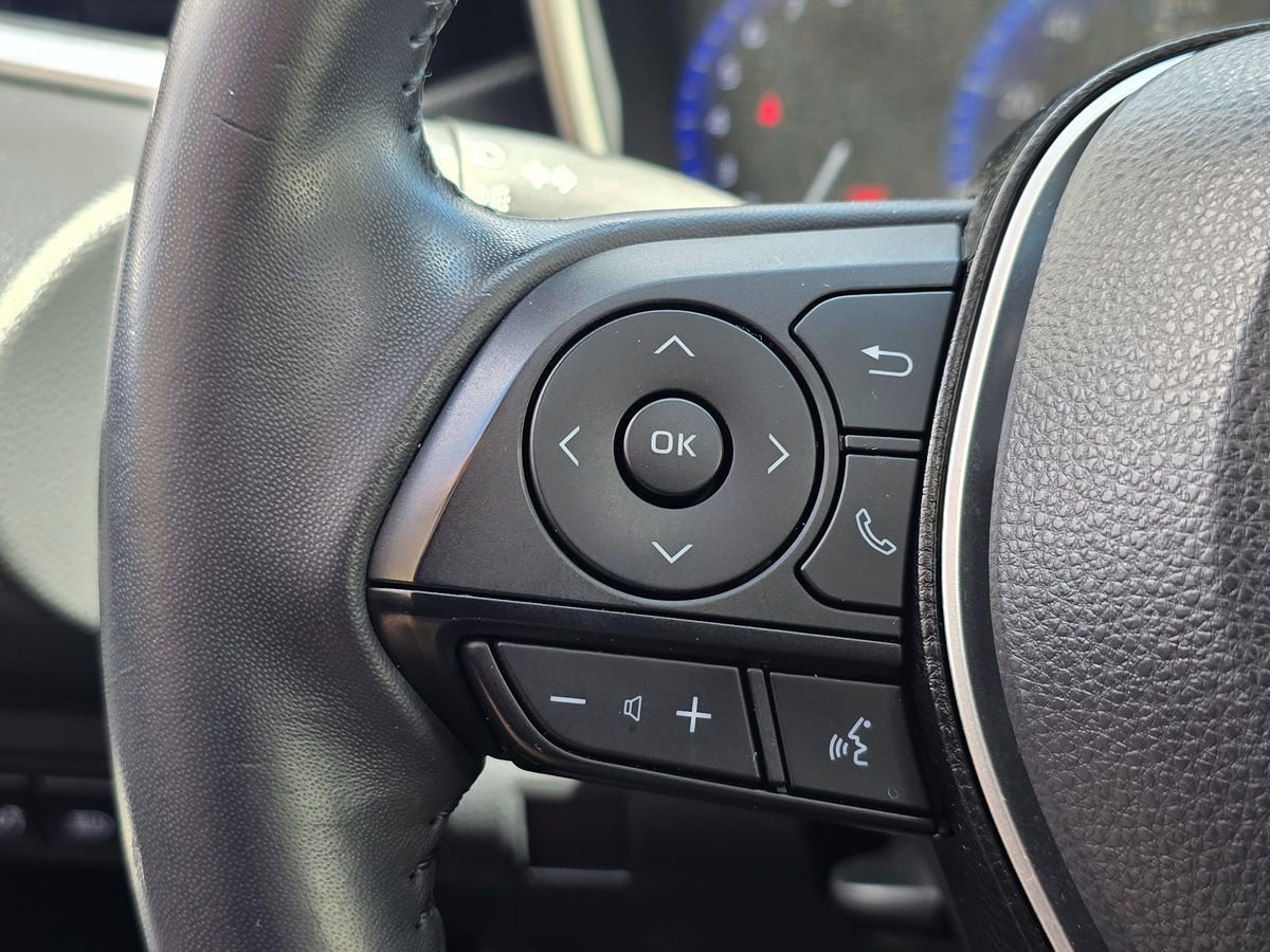 Used 2020 Toyota Corolla XLE FWD image 29