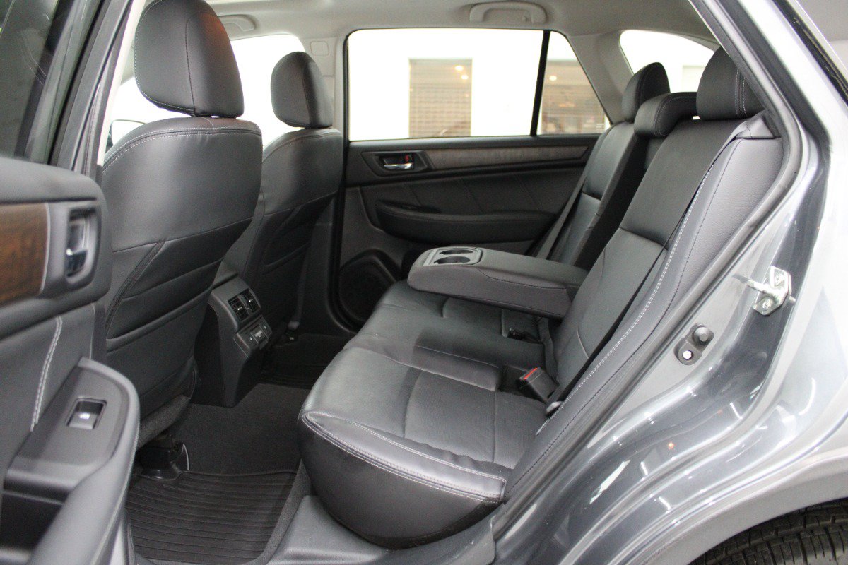 Used 2018 Subaru Outback 3.6R Limited AWD/4WD image 8