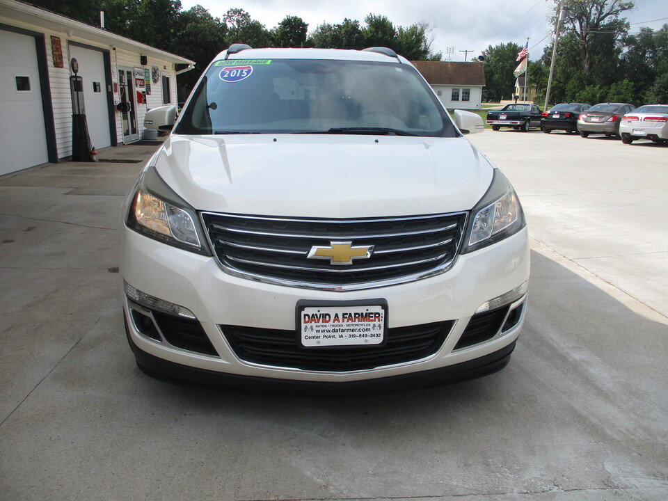Used 2015 Chevrolet Traverse LT w/ Style and Technology Package FWD image 3