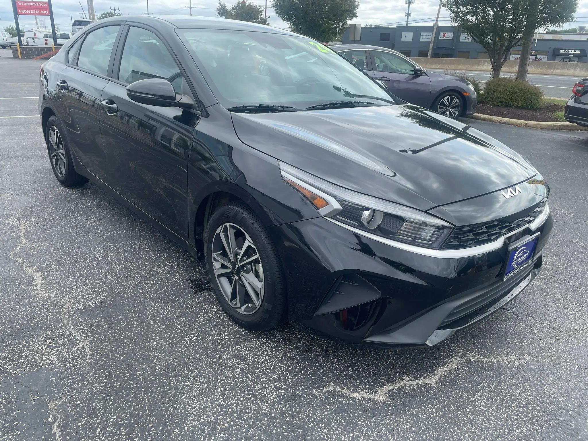 Used 2024 Kia Forte LXS w/ LXS Technology Package FWD image 3