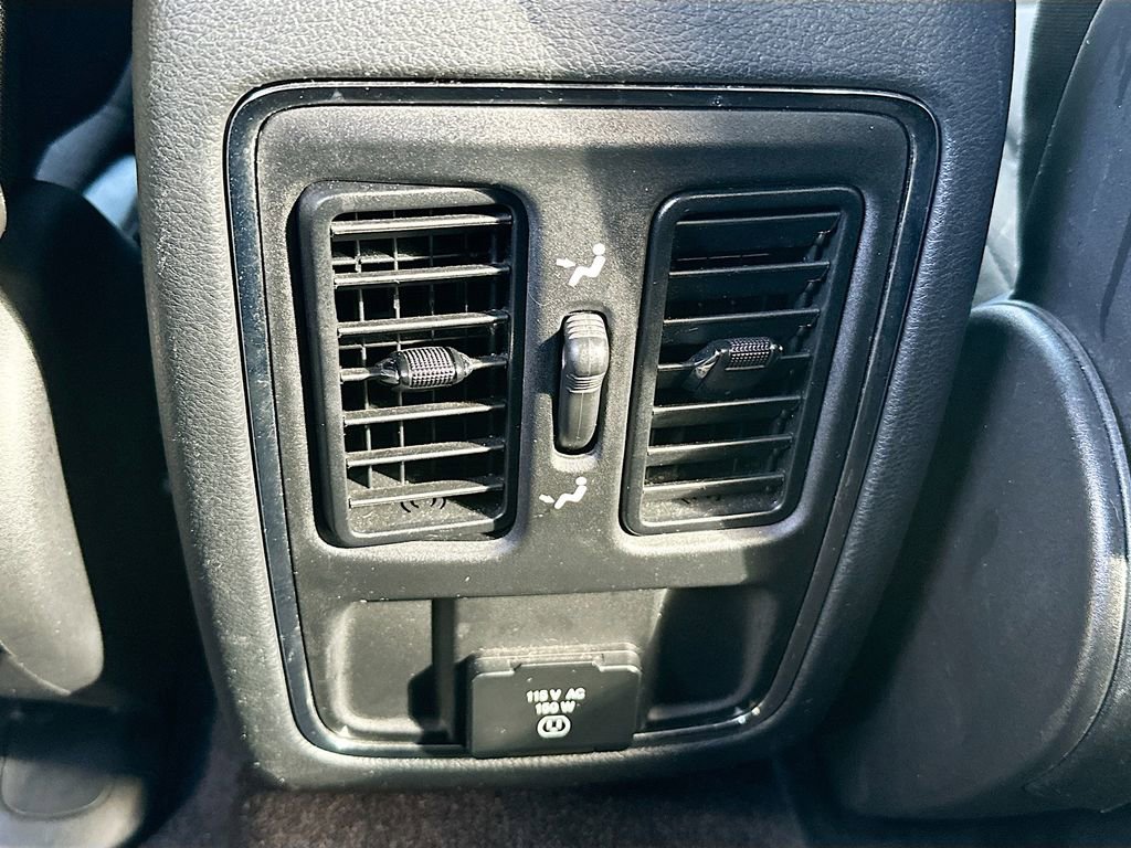 Used 2018 Jeep Grand Cherokee Laredo image 31