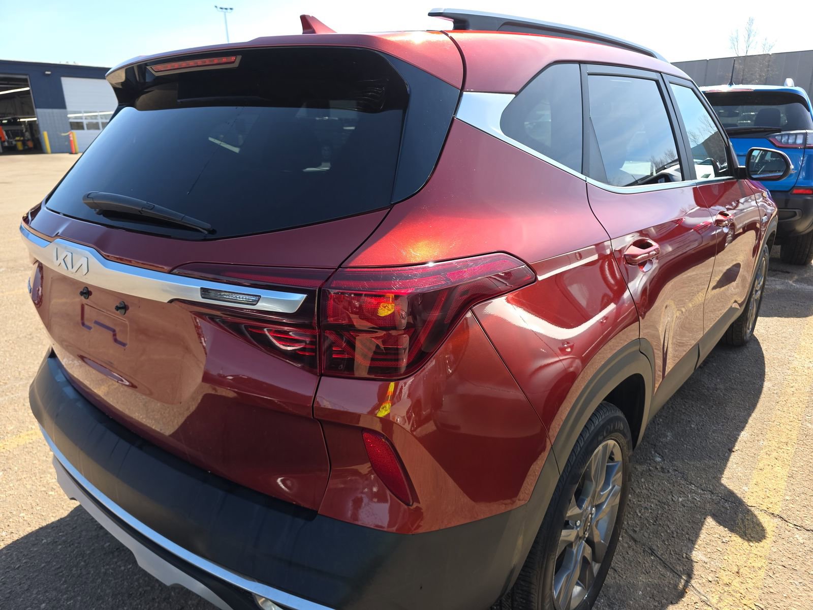 Used 2023 Kia Seltos S w/ Navigation Package image 4