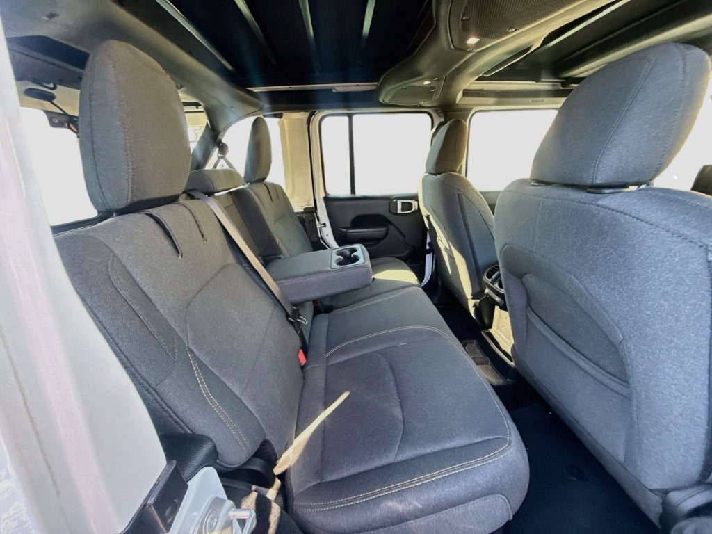 Used 2024 Jeep Wrangler Unlimited AWD/4WD image 31