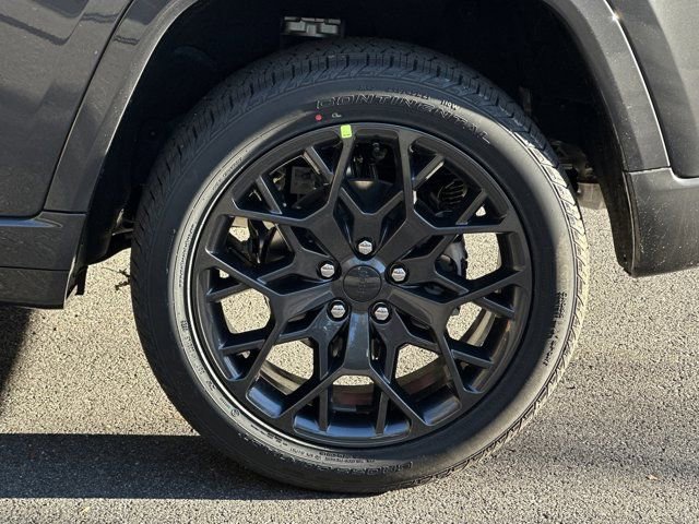 New 2025 Jeep Grand Cherokee Summit image 18