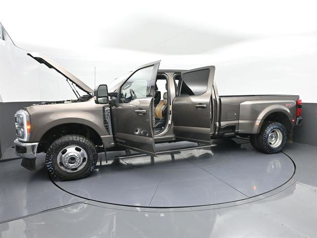 Used 2023 Ford F350 Lariat w/ Lariat Ultimate Package AWD/4WD image 49