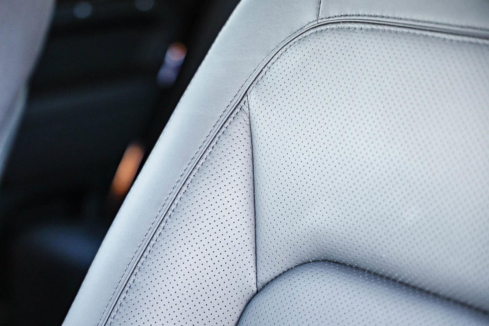 Used 2025 Land Rover Defender 110 Sedona Red Edition image 25