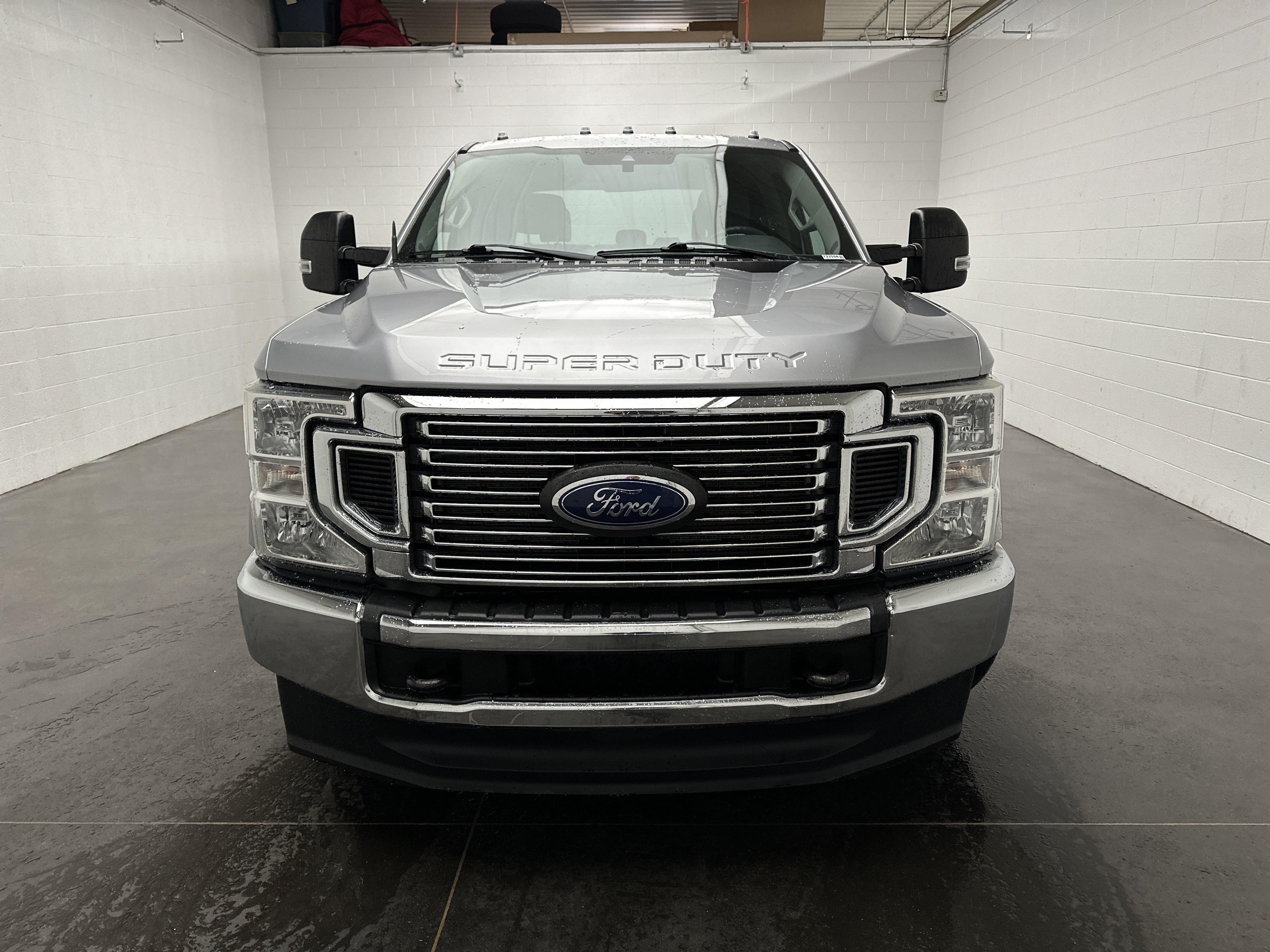 Used 2022 Ford F350 XLT AWD/4WD image 3