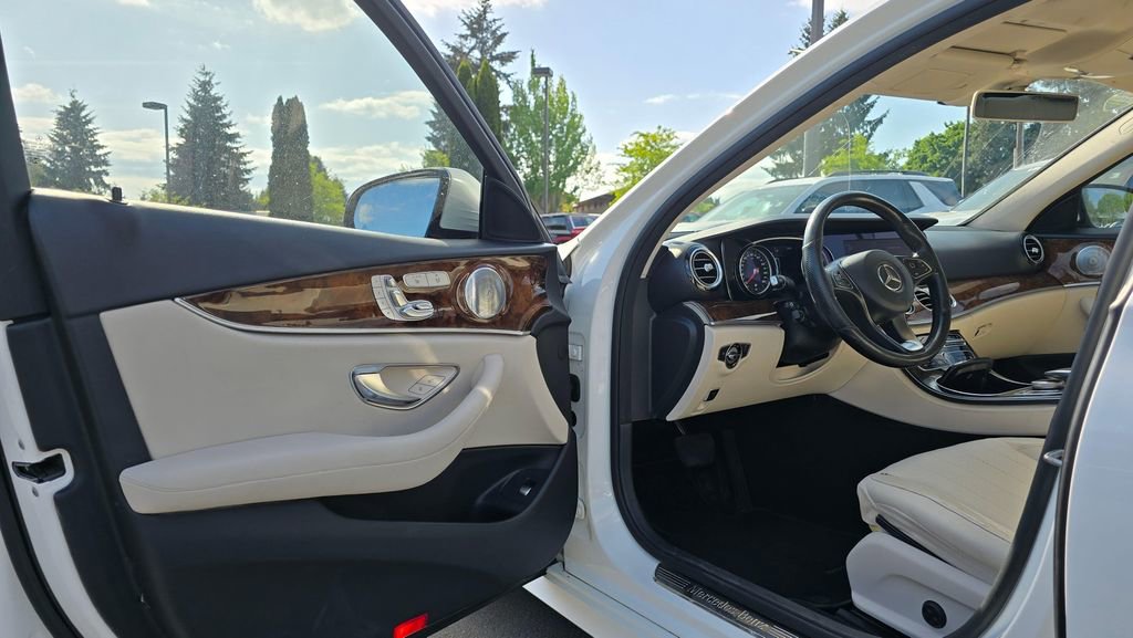Used 2017 Mercedes-Benz E 300 4MATIC image 19
