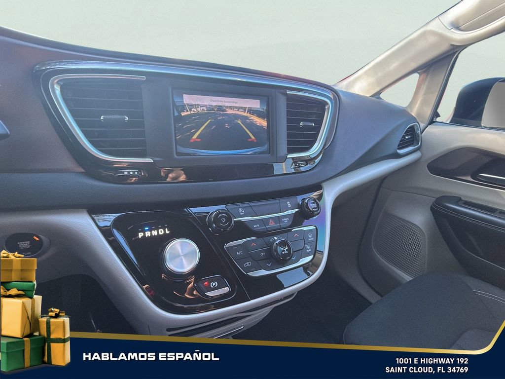 Used 2022 Chrysler Voyager LX image 21