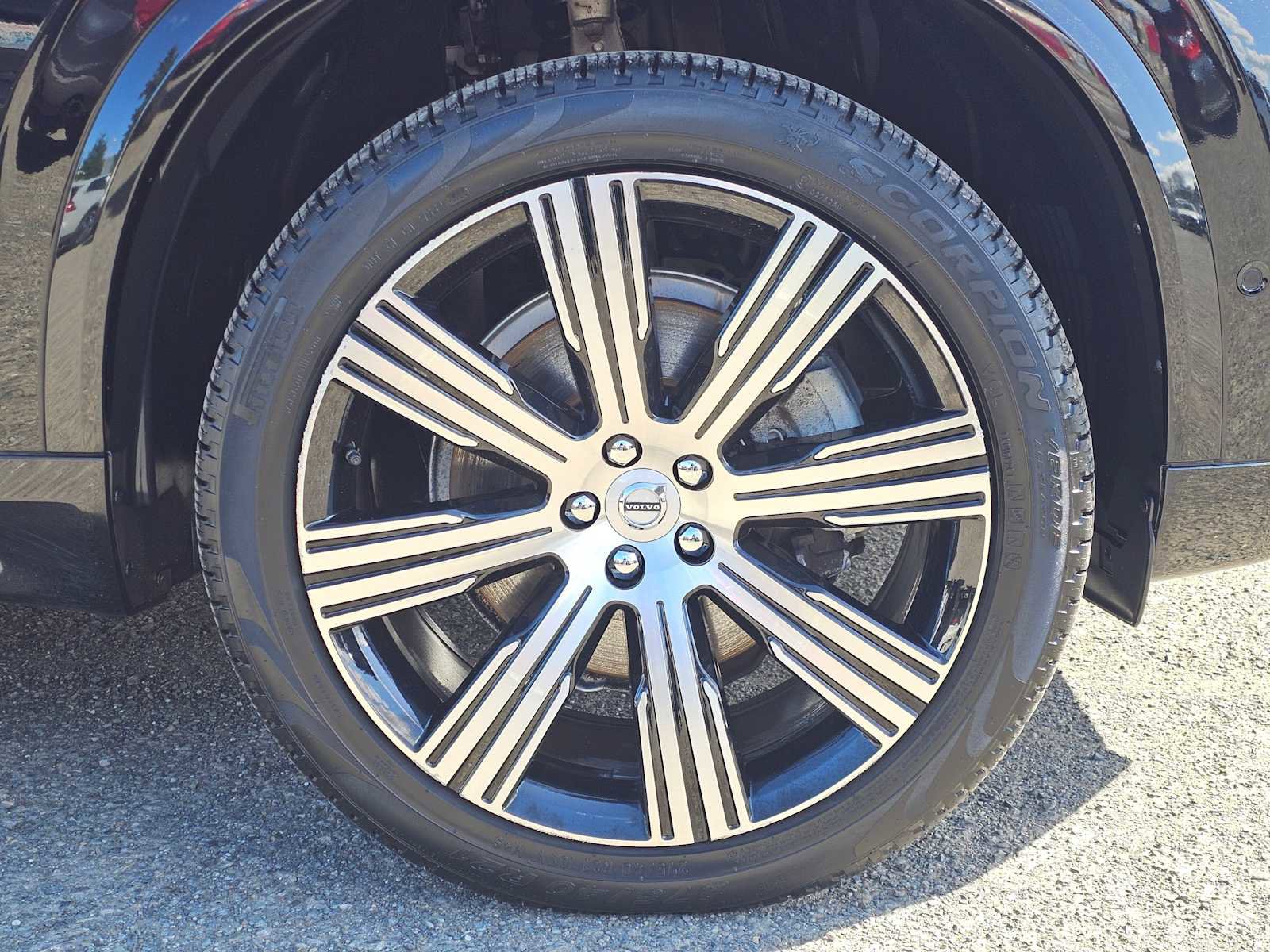 Certified 2023 Volvo XC90 B6 Ultimate w/ Protection Package Premier image 9