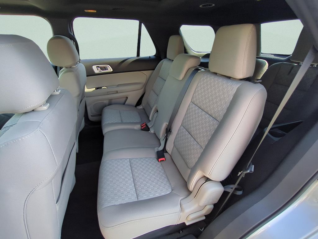 Used 2012 Ford Explorer XLT image 13