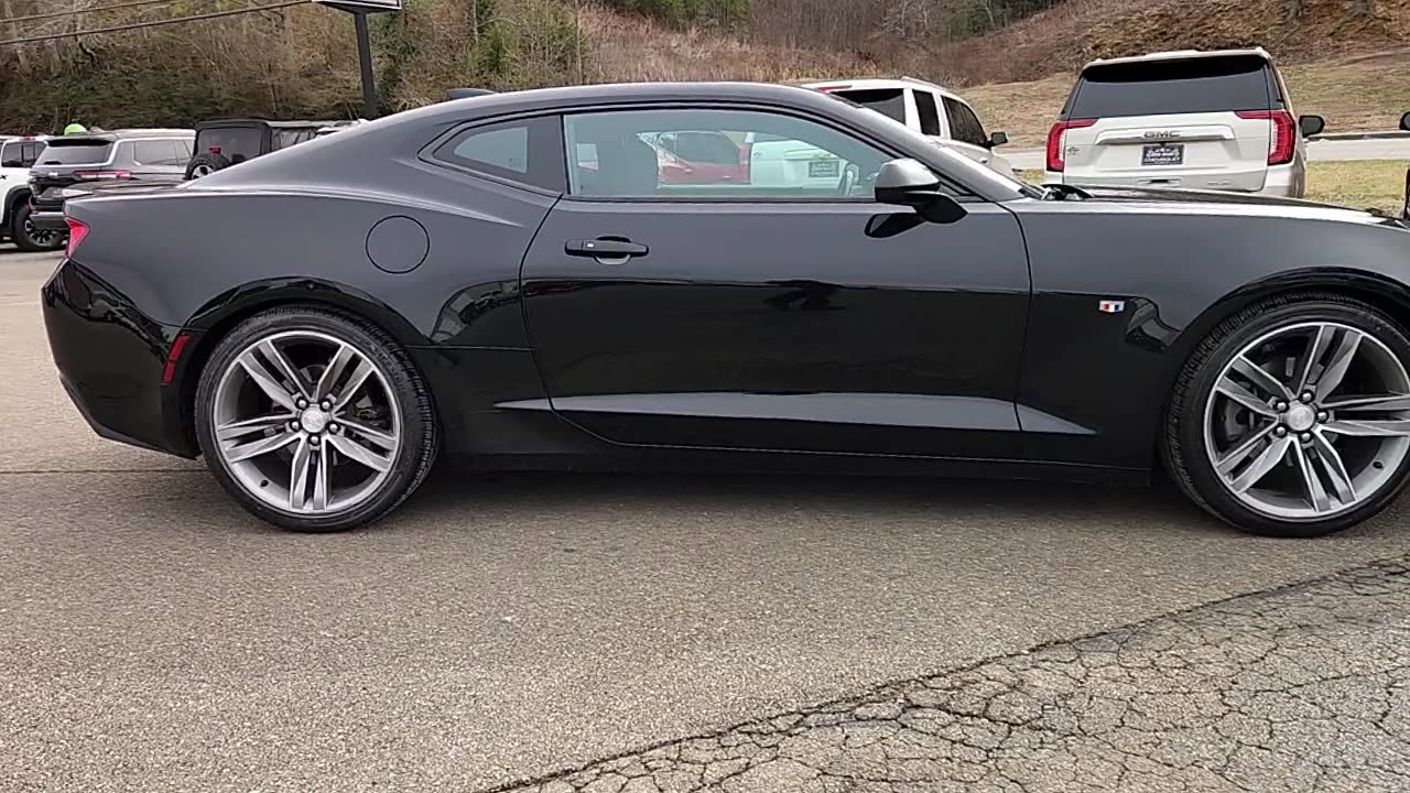 Used 2018 Chevrolet Camaro LT w/ RS Package image 10