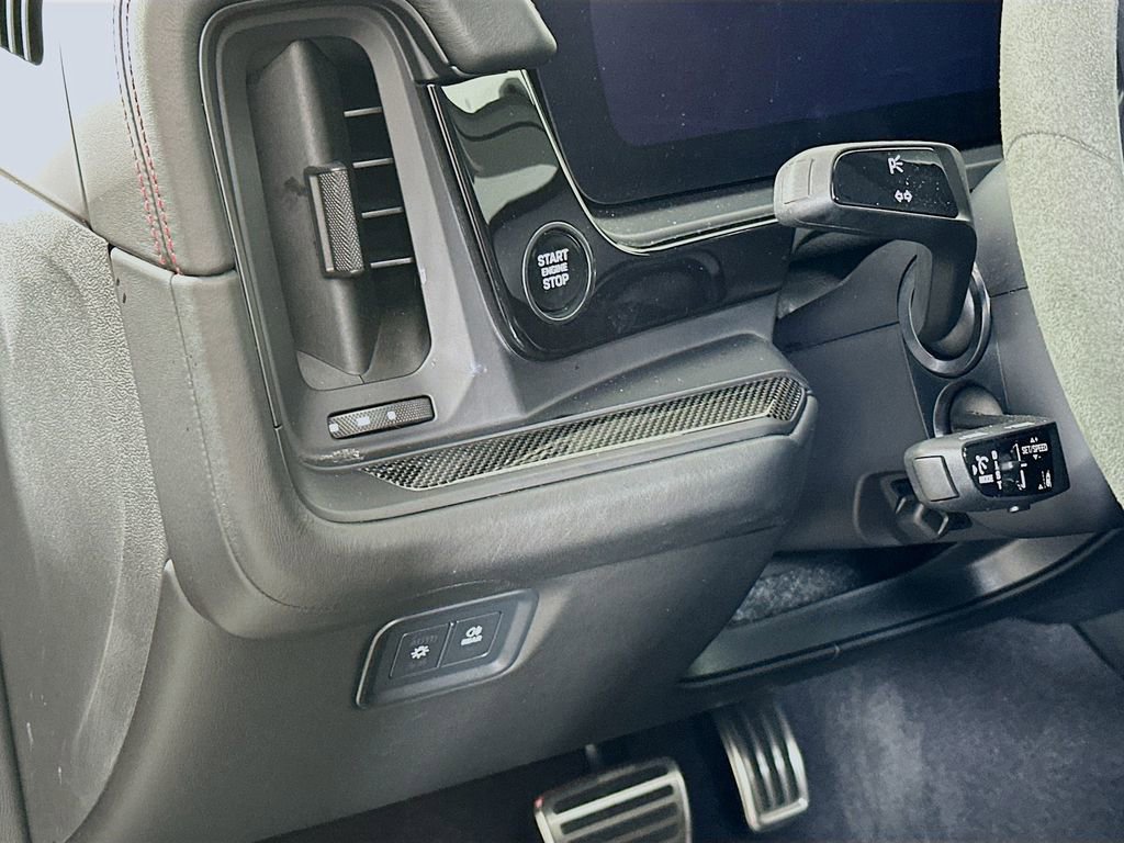 Certified 2025 Porsche Cayenne GTS AWD/4WD image 11
