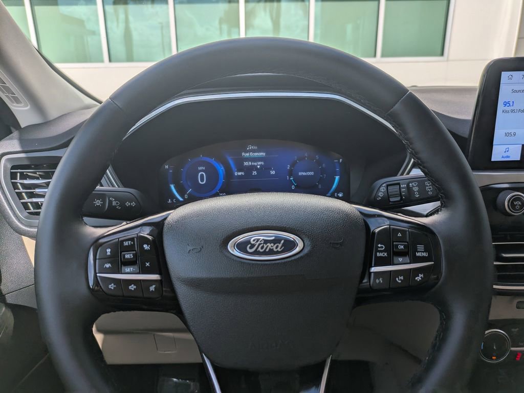 Used 2022 Ford Escape Titanium AWD/4WD image 31