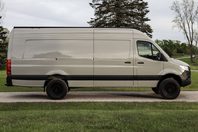 Used 2023 Mercedes-Benz Sprinter 2500 image 9