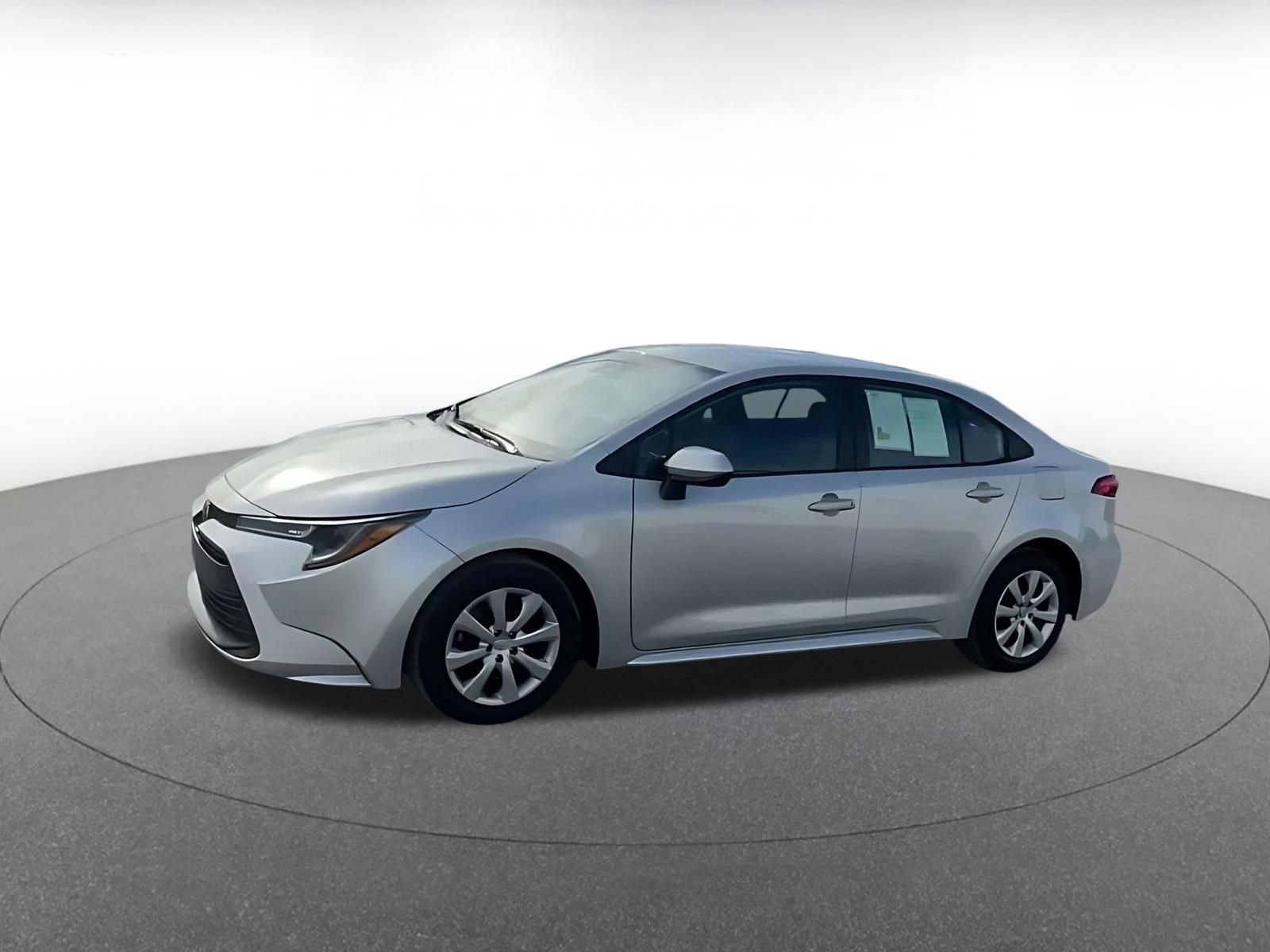 Used 2025 Toyota Corolla LE image 8