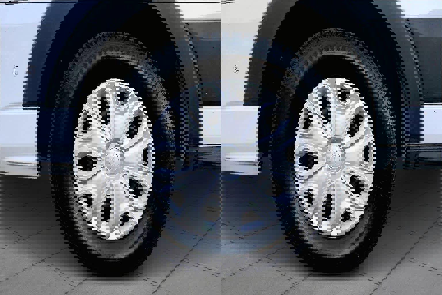 Used 2023 Ford Transit 350 XLT image 19