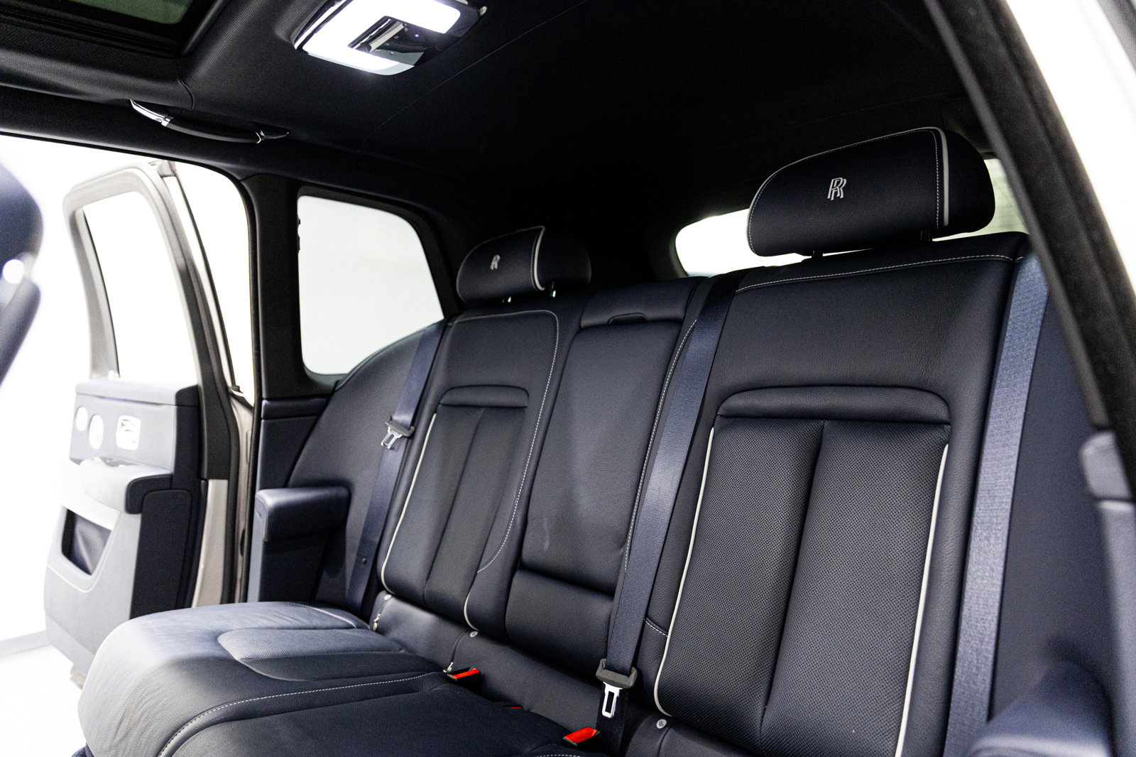 Used 2020 Rolls-Royce Cullinan image 30