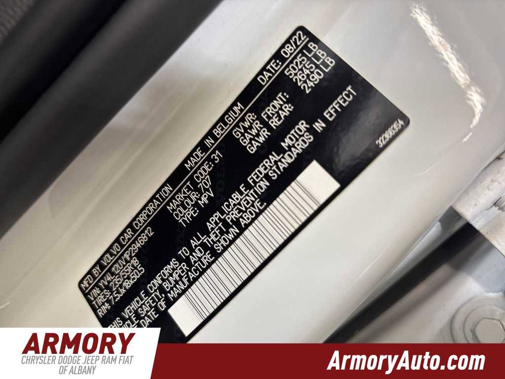 Used 2023 Volvo XC40 B5 Core w/ Convenience Package image 42