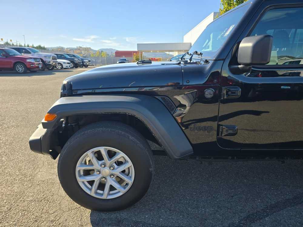 Used 2023 Jeep Wrangler Unlimited Sport AWD/4WD image 6