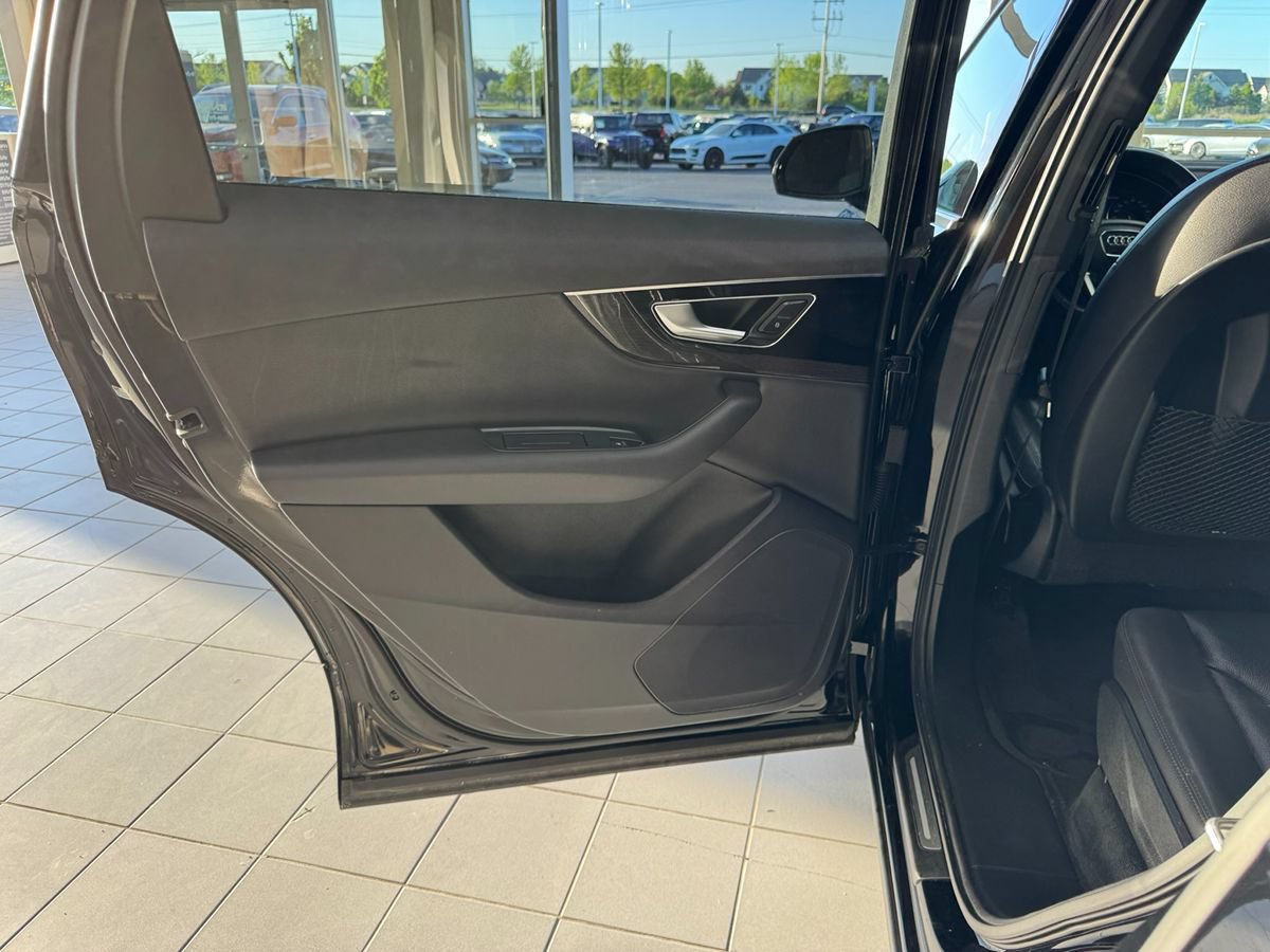 Used 2018 Audi Q7 3.0T Premium AWD/4WD image 40